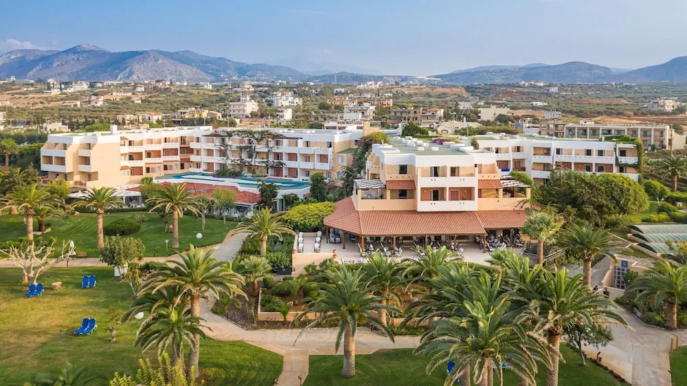 HOTEL: Anissa Beach and Village