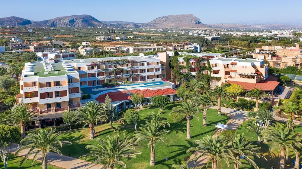 HOTEL: Anissa Beach and Village