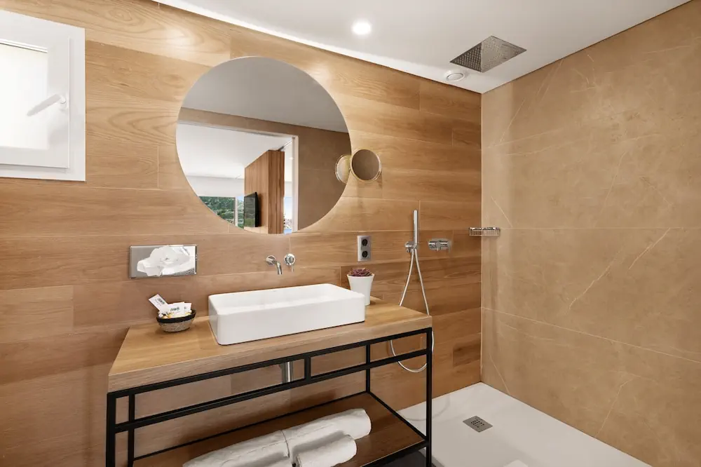 HOTEL: Bahía Suites Camp De Mar