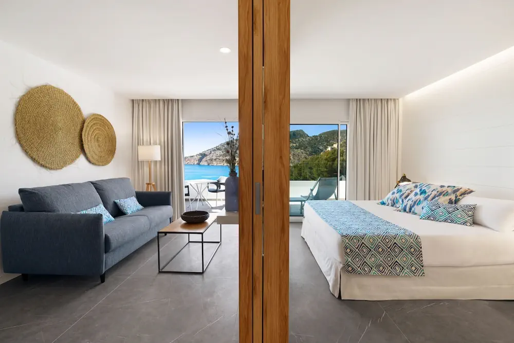 HOTEL: Bahía Suites Camp De Mar