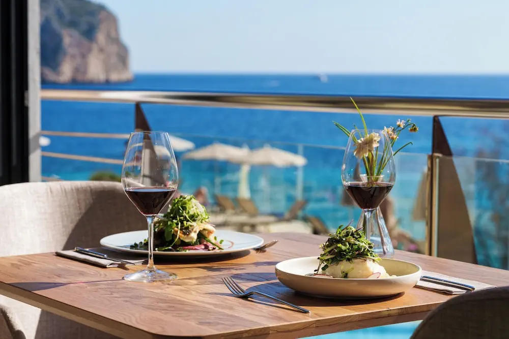 HOTEL: Bahía Suites Camp De Mar