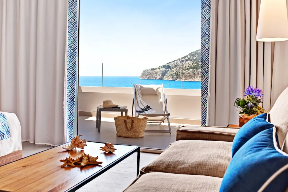 HOTEL: Bahía Suites Camp De Mar