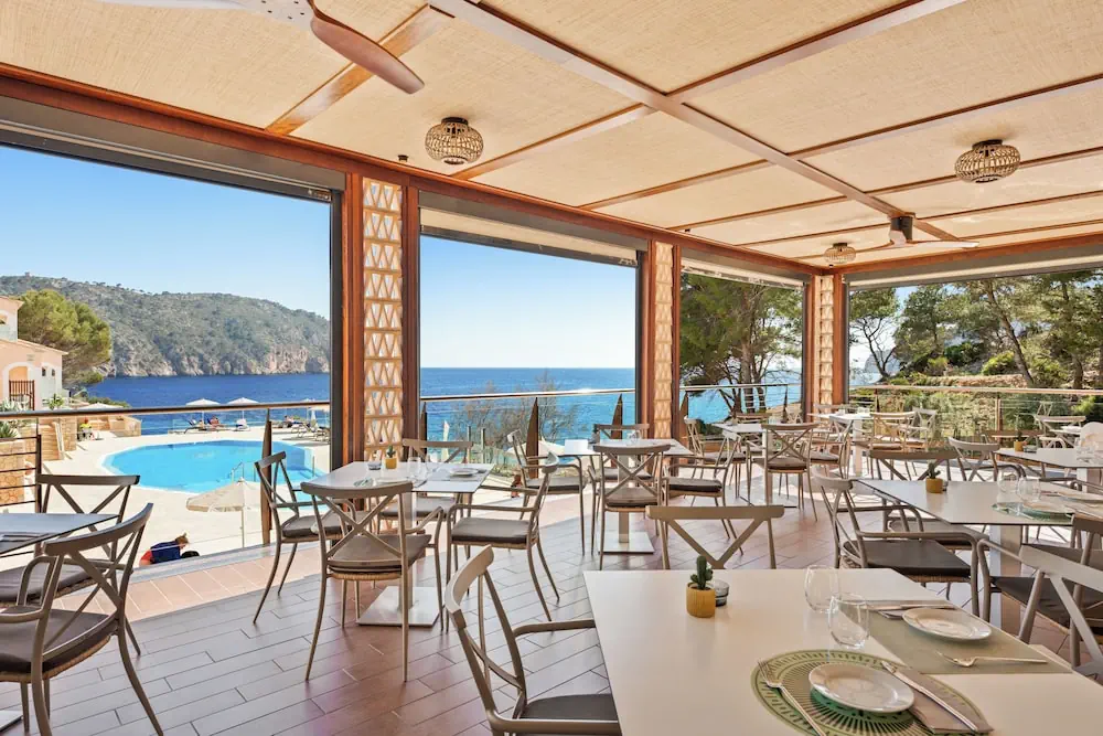 HOTEL: Bahía Suites Camp De Mar