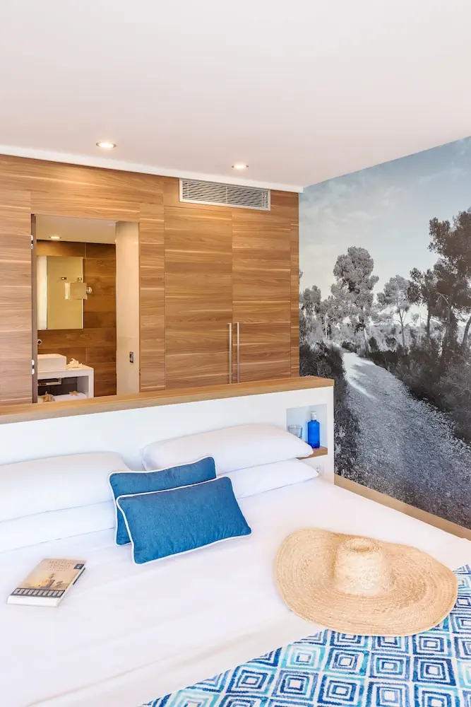 HOTEL: Bahía Suites Camp De Mar