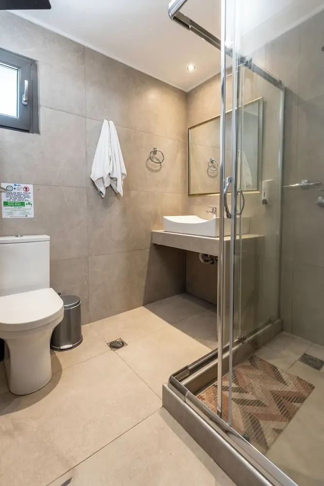 HOTEL: Sunset Beach Hotel