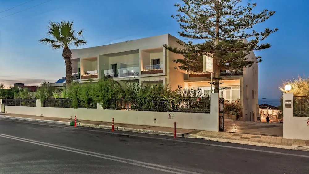 HOTEL: Sunset Beach Hotel
