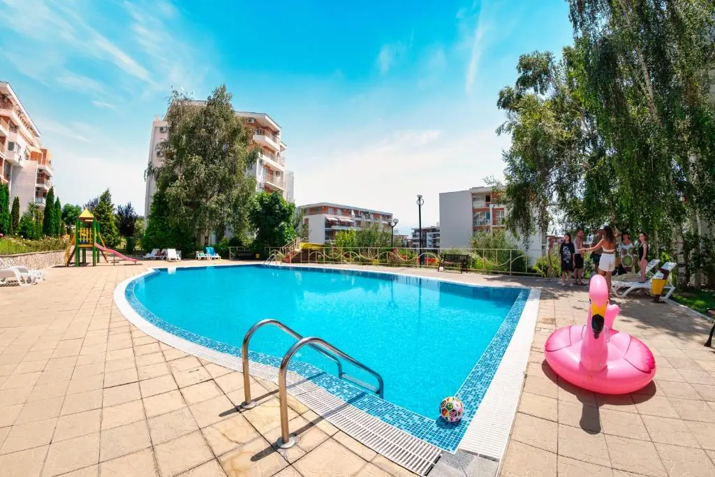 HOTEL: Crown Fort Club