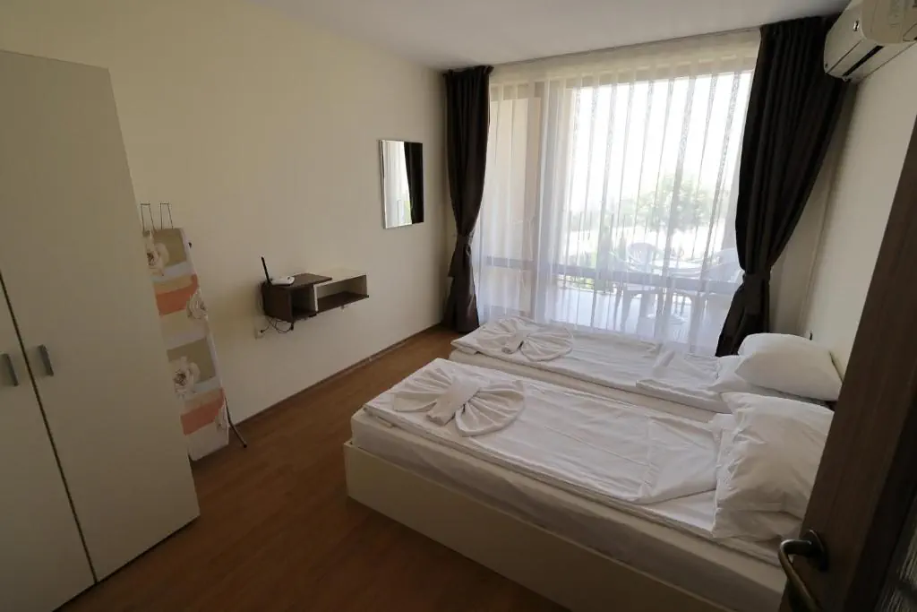 HOTEL: Crown Fort Club