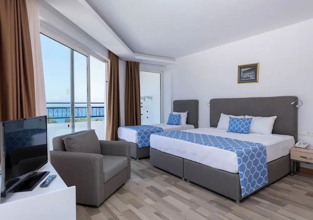 HOTEL: Amara Comfort Resort