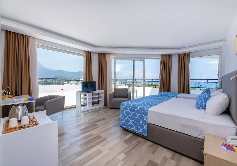 HOTEL: Amara Comfort Resort