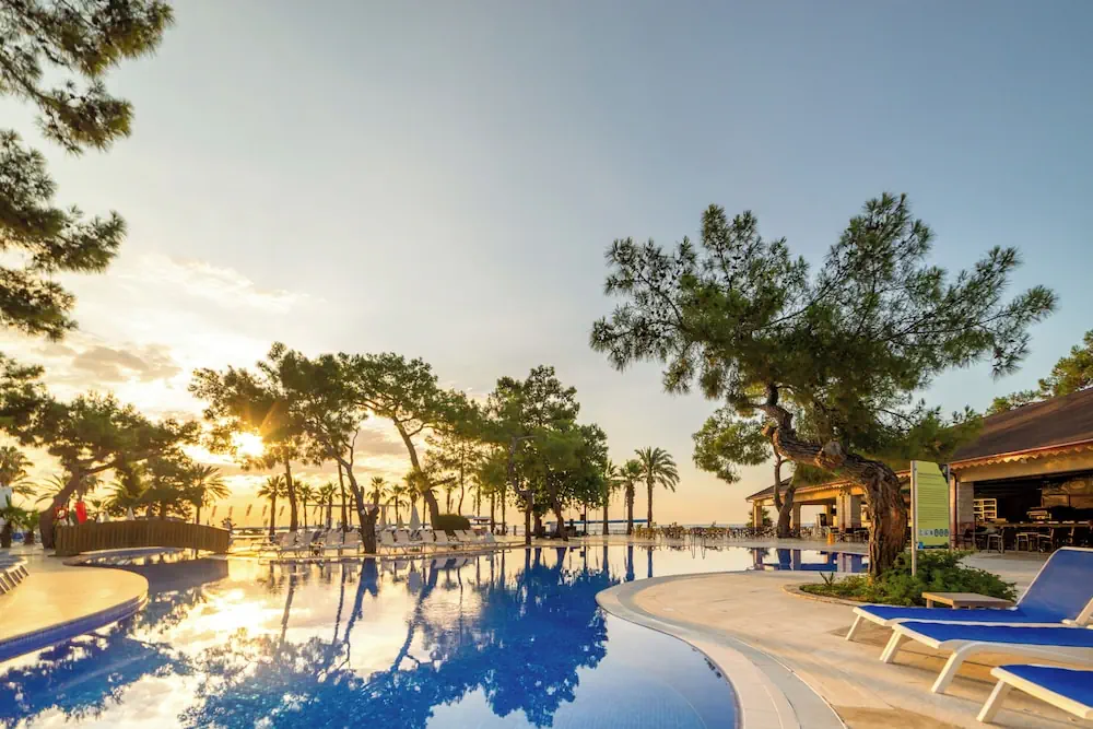 HOTEL: Amara Comfort Resort
