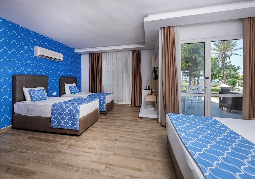 HOTEL: Amara Comfort Resort
