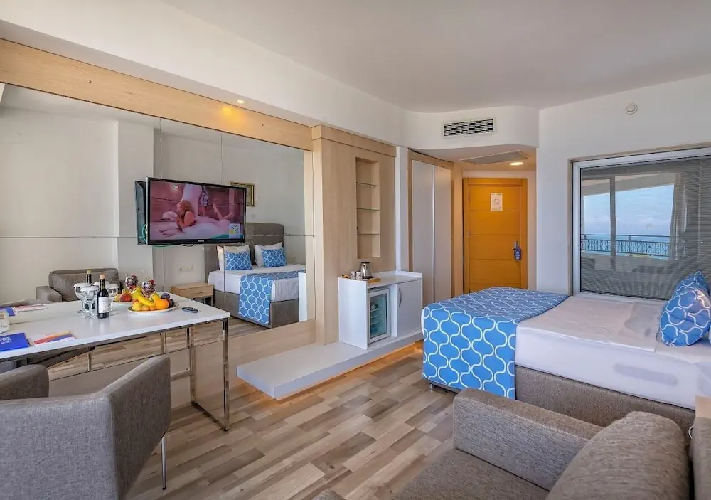 HOTEL: Amara Comfort Resort