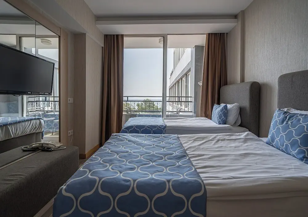 HOTEL: Amara Comfort Resort
