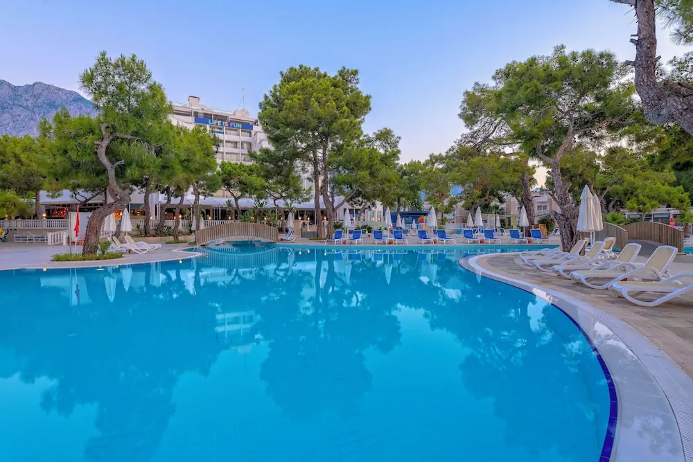 HOTEL: Amara Comfort Resort