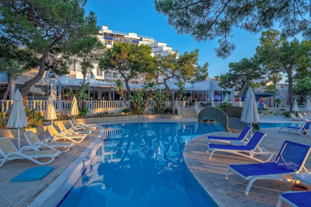 HOTEL: Amara Comfort Resort