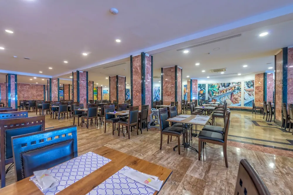 HOTEL: Amara Comfort Resort