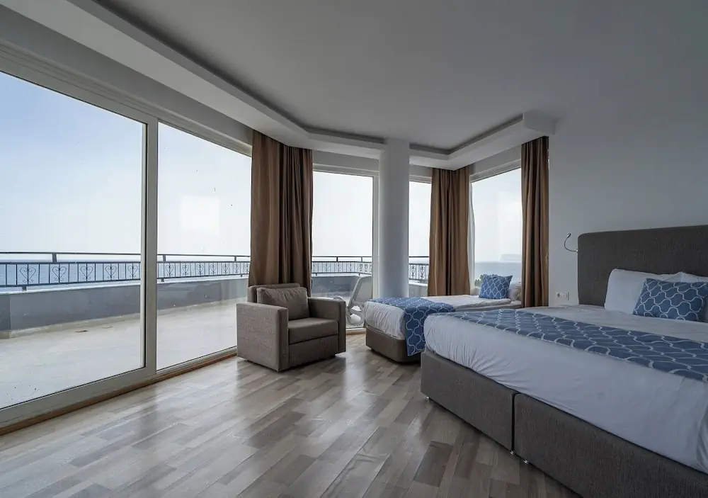 HOTEL: Amara Comfort Resort