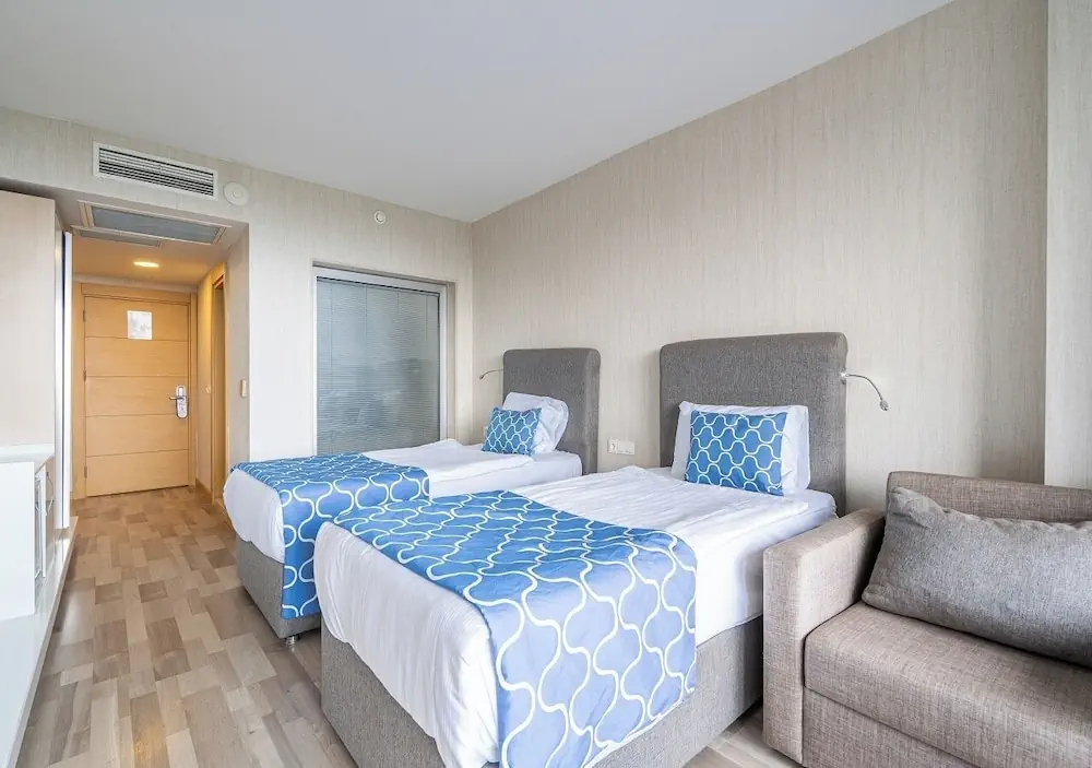 HOTEL: Amara Comfort Resort