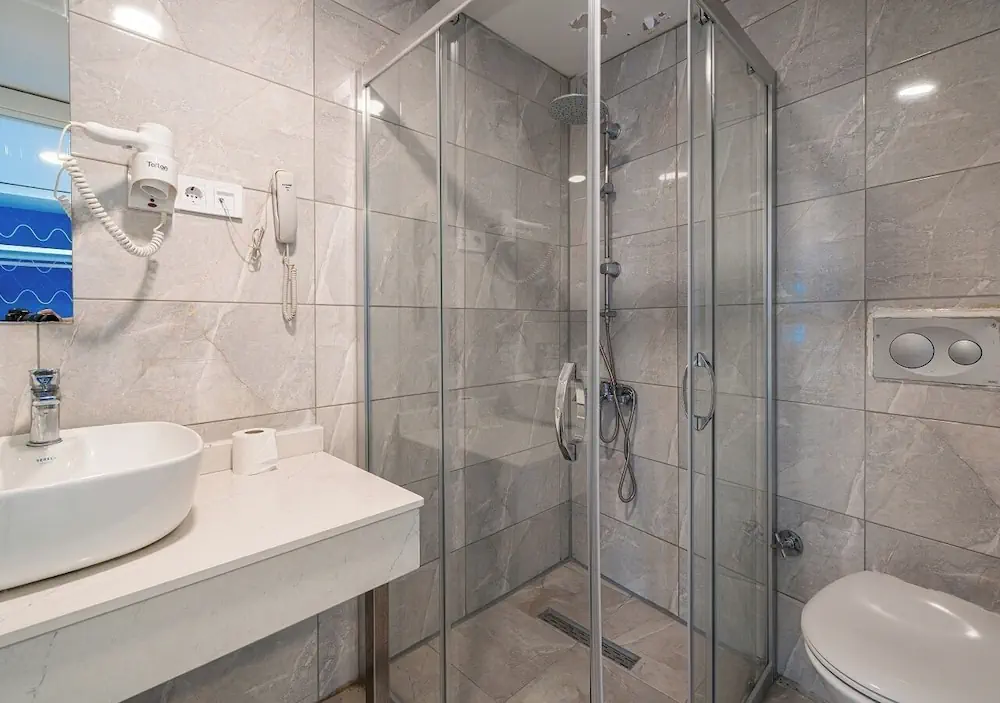 HOTEL: Amara Comfort Resort