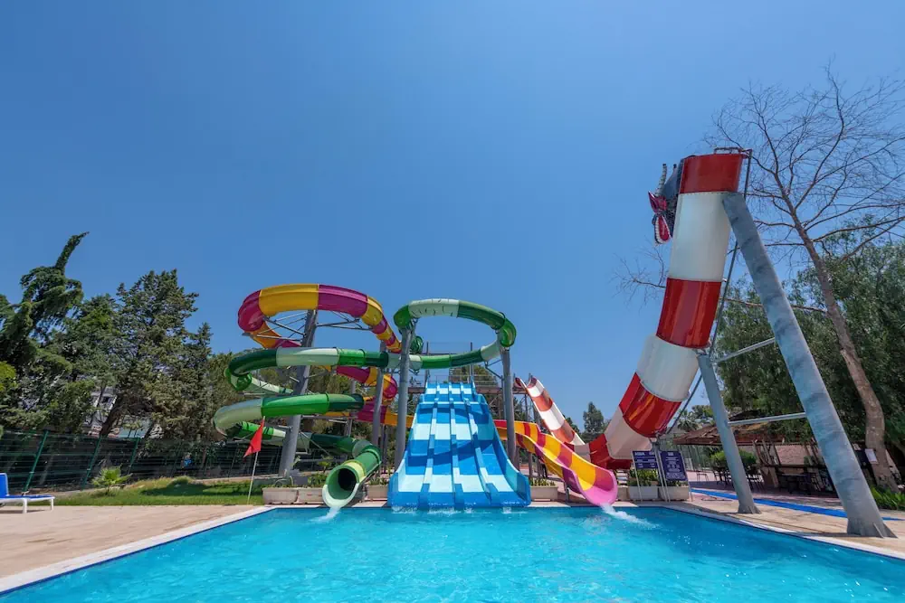HOTEL: Amara Comfort Resort