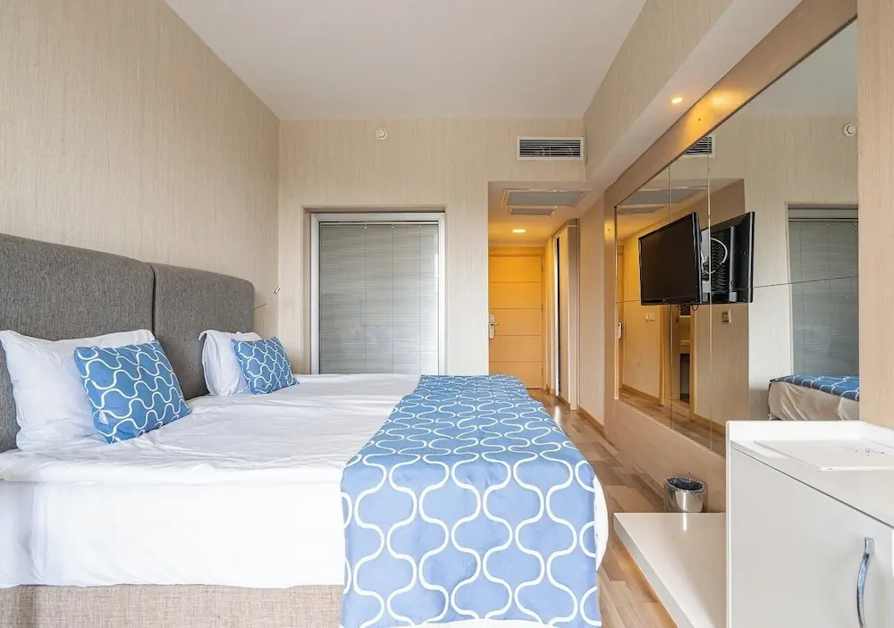 HOTEL: Amara Comfort Resort