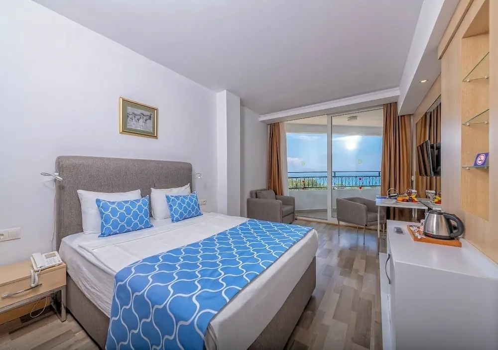 HOTEL: Amara Comfort Resort