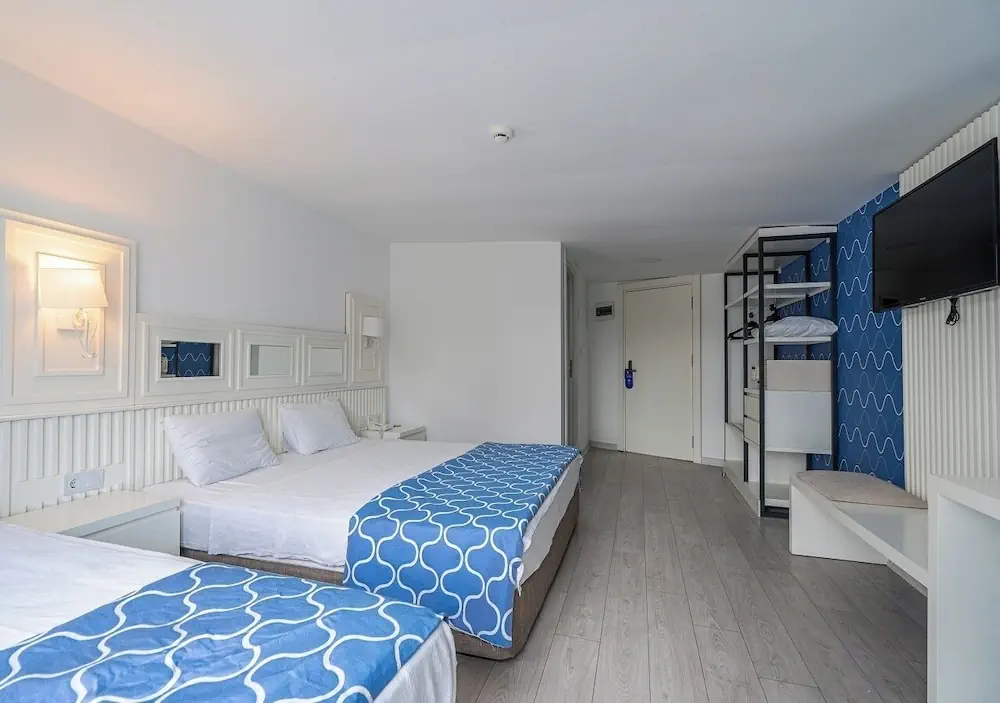HOTEL: Amara Comfort Resort