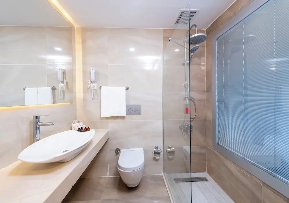 HOTEL: Amara Comfort Resort