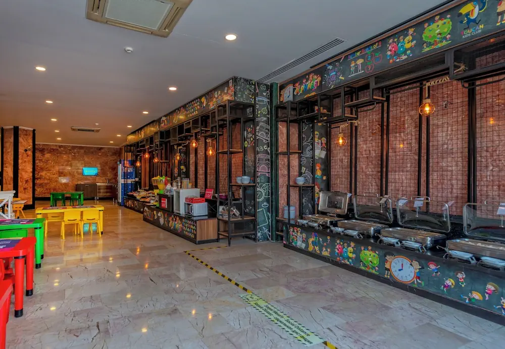 HOTEL: Amara Comfort Resort