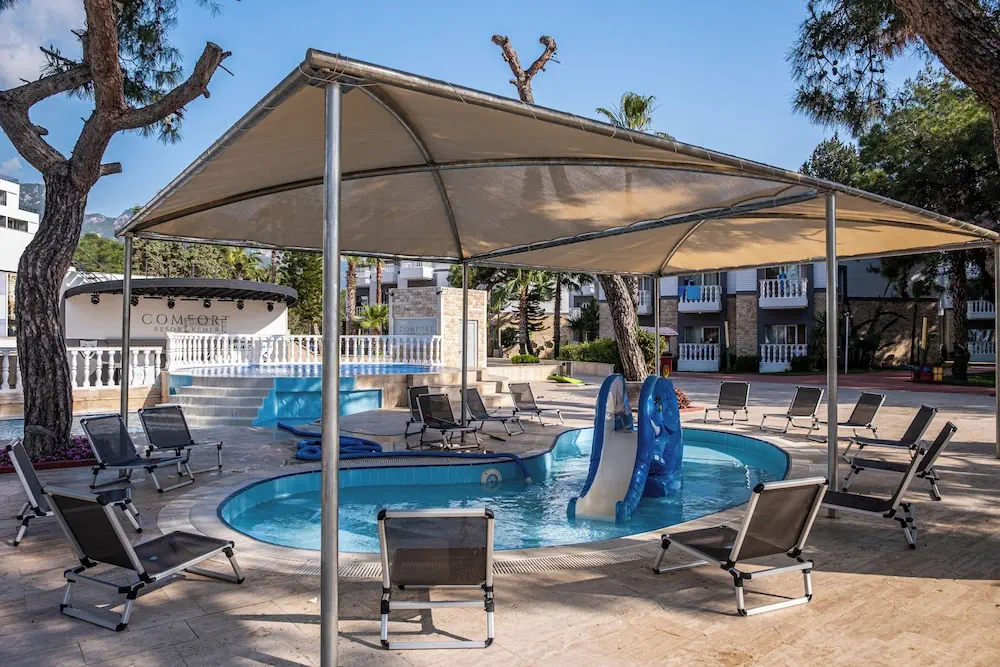 HOTEL: Amara Comfort Resort