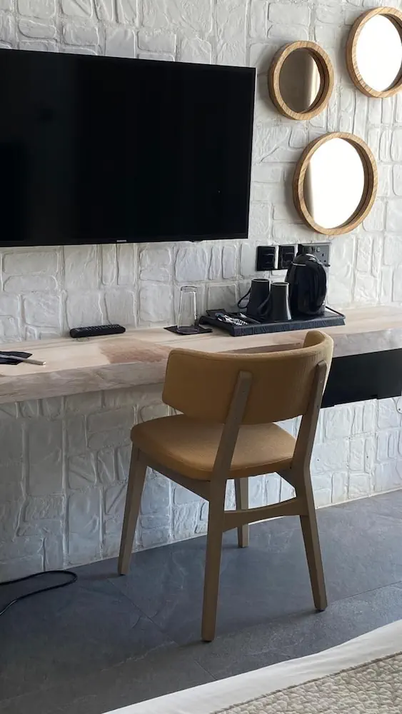 HOTEL: Abacus Suites