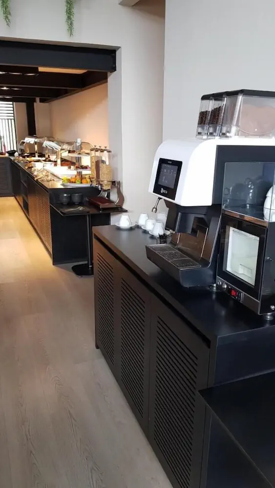 HOTEL: Abacus Suites