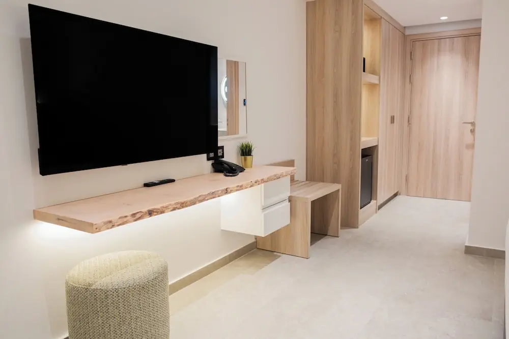 HOTEL: Abacus Suites