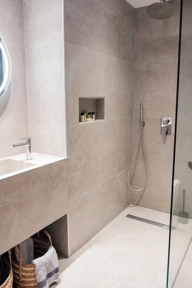 HOTEL: Abacus Suites