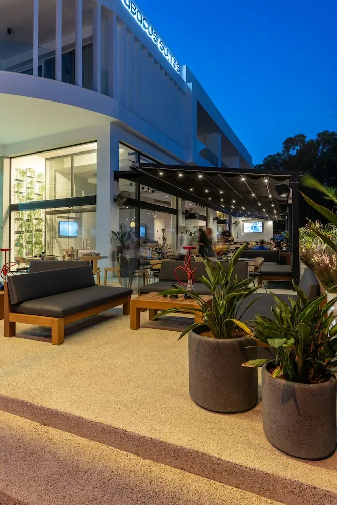 HOTEL: Abacus Suites