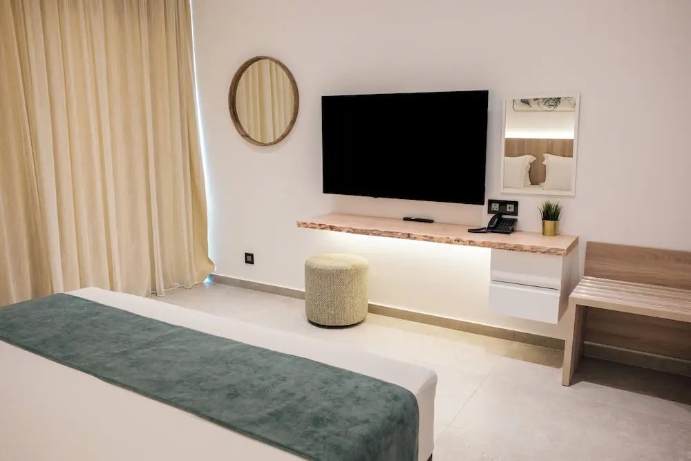 HOTEL: Abacus Suites