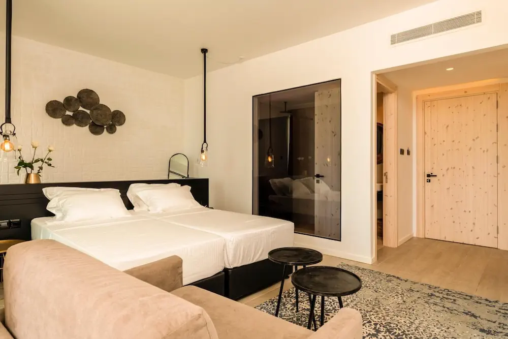 HOTEL: Abacus Suites