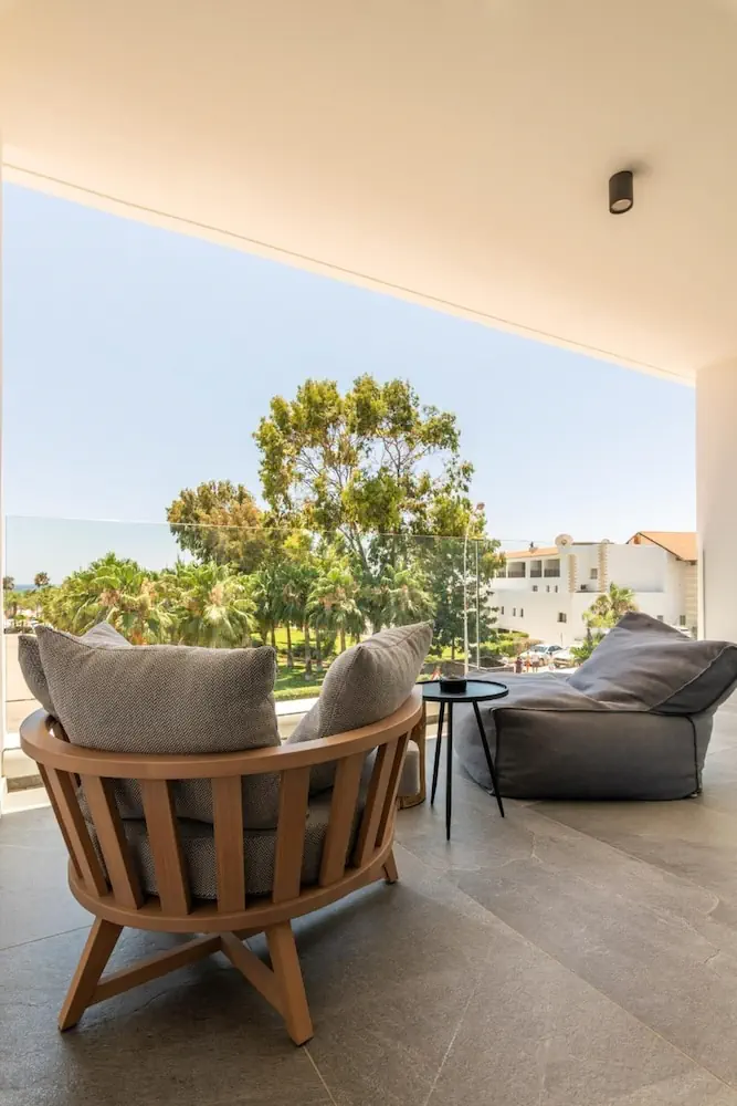 HOTEL: Abacus Suites