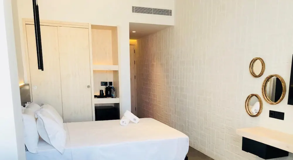 HOTEL: Abacus Suites