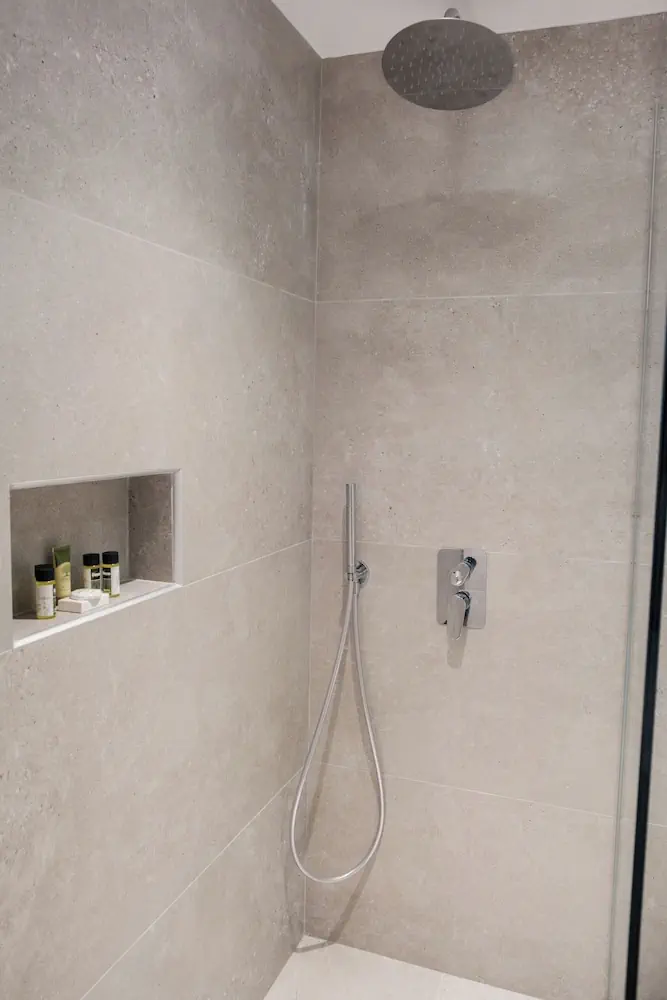 HOTEL: Abacus Suites