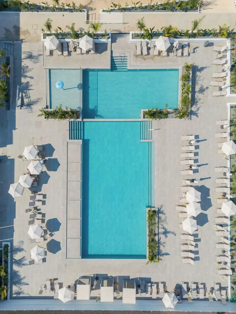 HOTEL: Abacus Suites