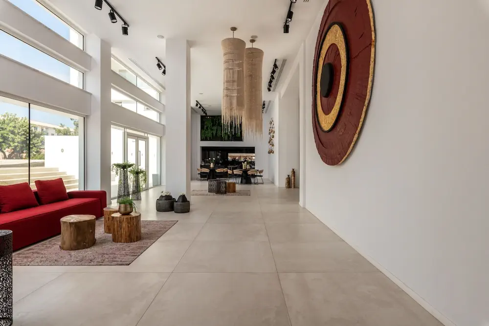 HOTEL: Abacus Suites