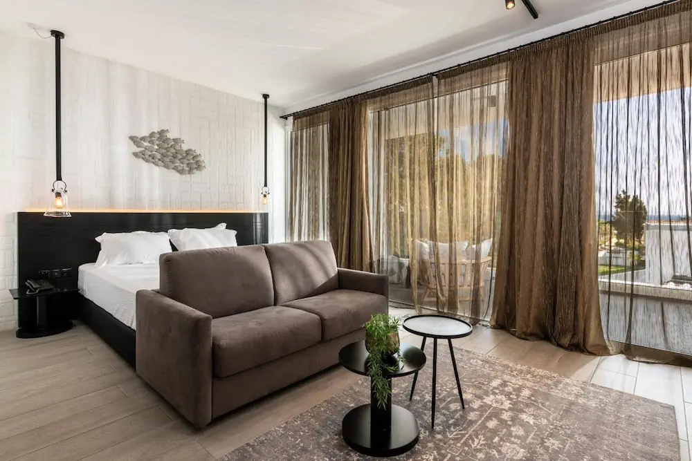 HOTEL: Abacus Suites