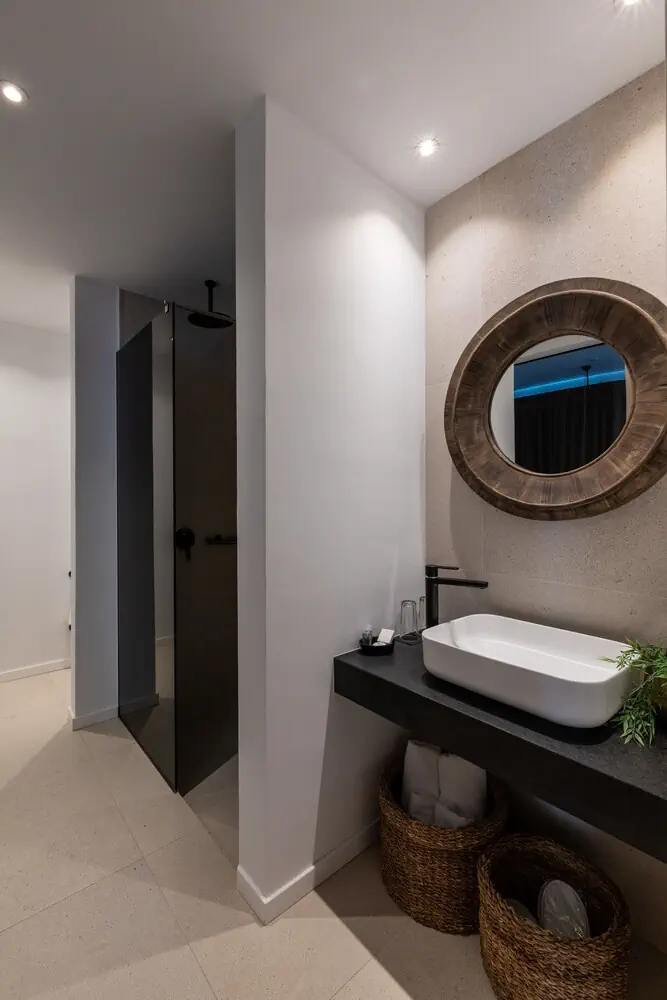 HOTEL: Abacus Suites