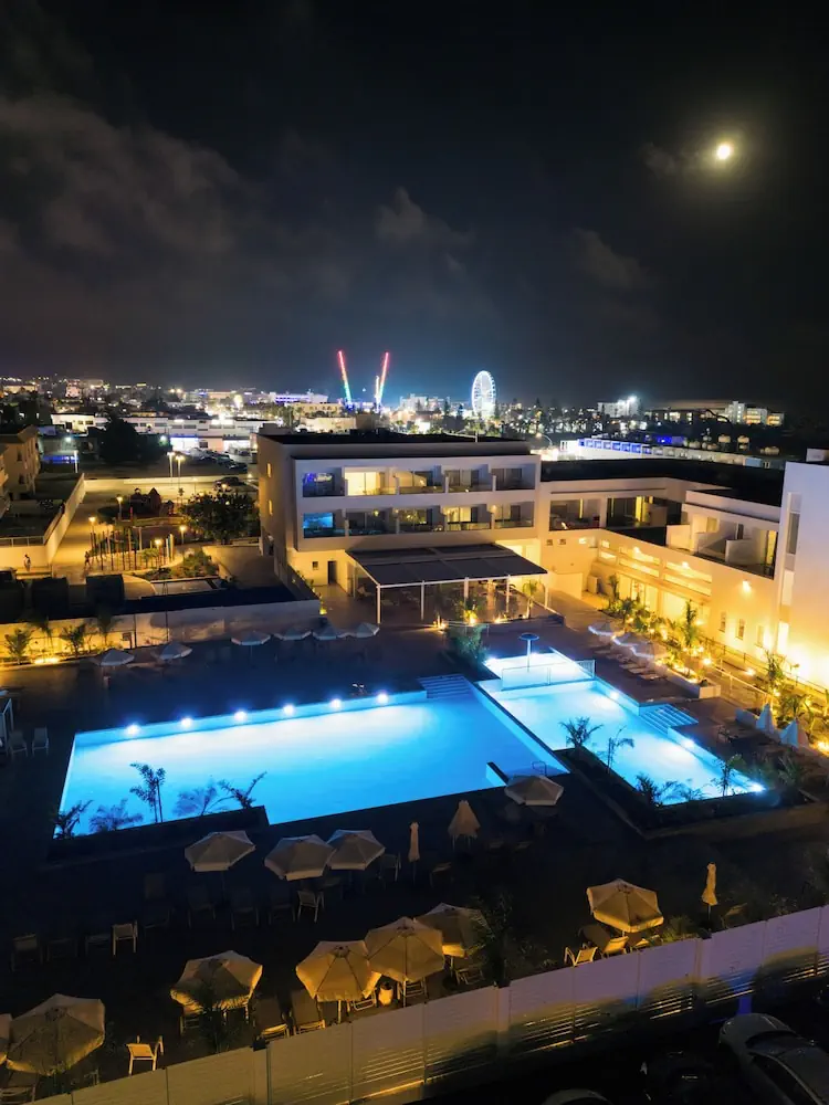 HOTEL: Abacus Suites