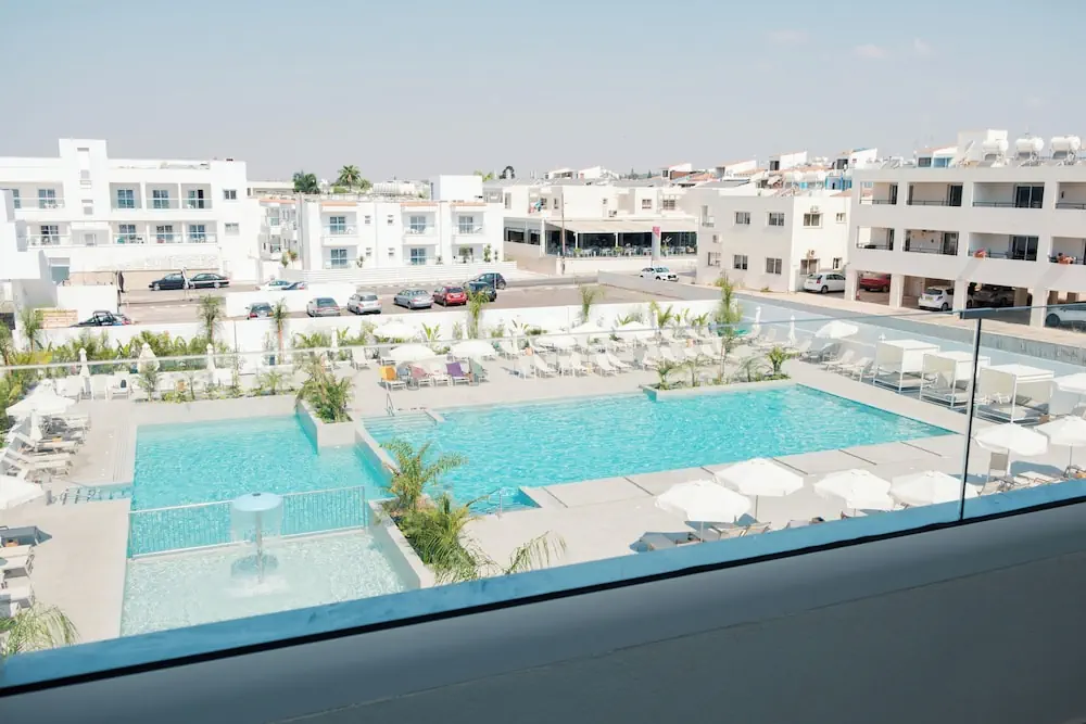 HOTEL: Abacus Suites