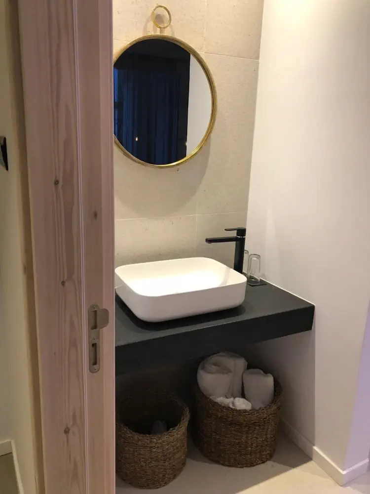 HOTEL: Abacus Suites