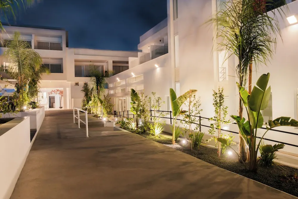 HOTEL: Abacus Suites