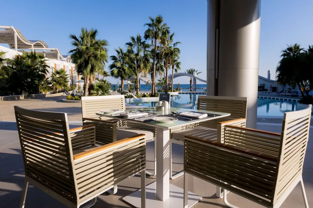 HOTEL: Radisson Beach Resort Larnaca
